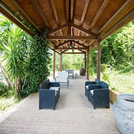 Cozy Retreat With Garden 公寓